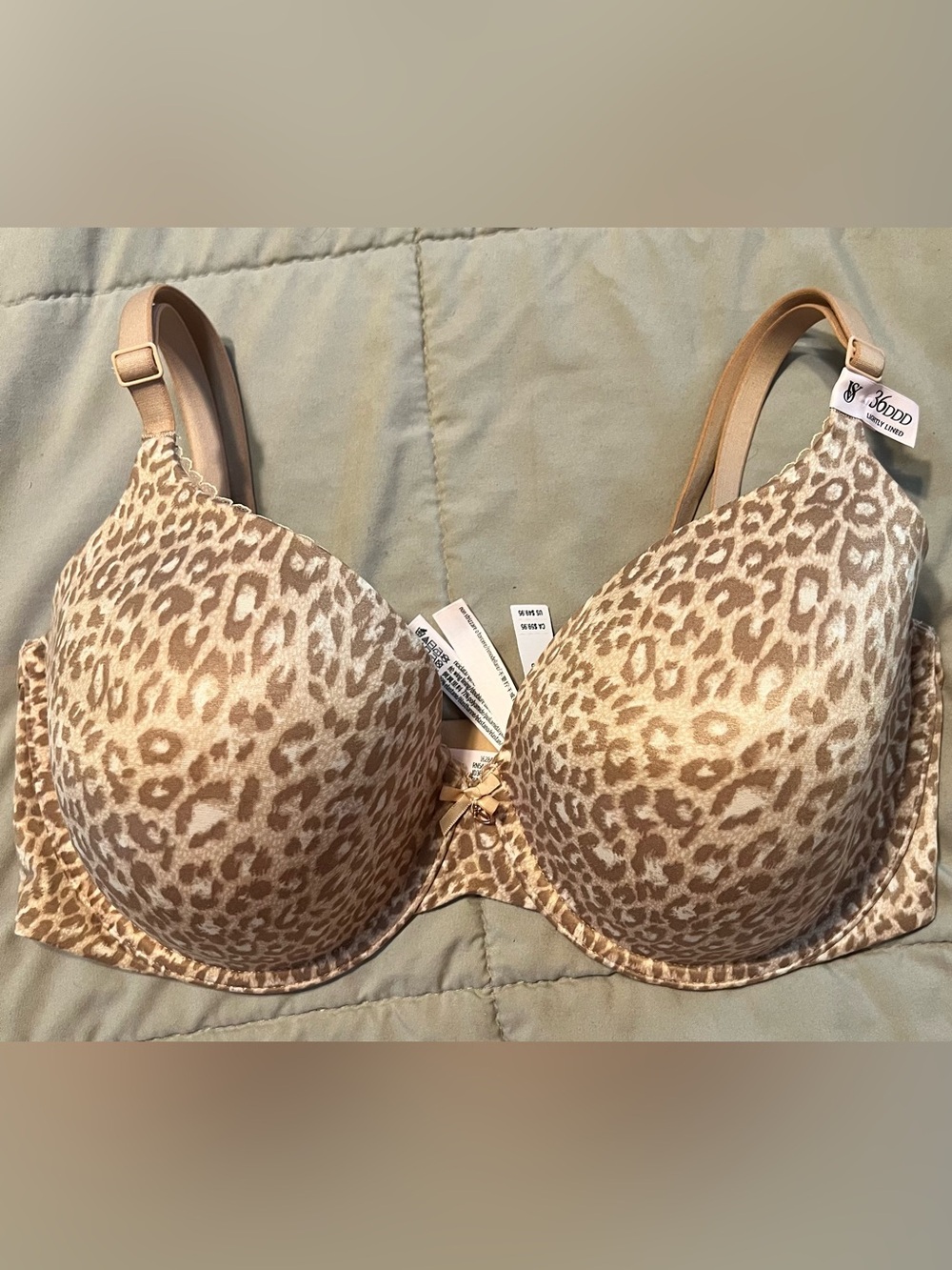 Victoria's Secret Body By Victoria Lightly Lined Bra 36DDD NWT